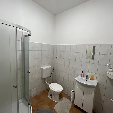 Malata Homes 公寓 *